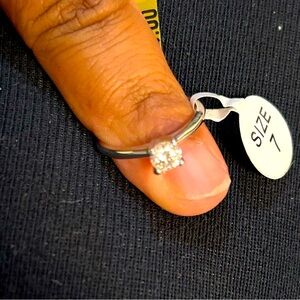 Women diamond ring size 7